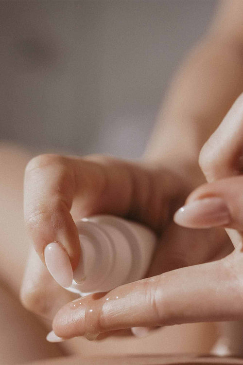 Bijoux Indiscrets Slow Sex - Huile de massage CBD bien-etre intime